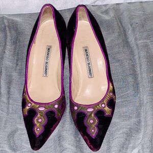 Manolo Blahnik heels in velvet - super rare 💜✨